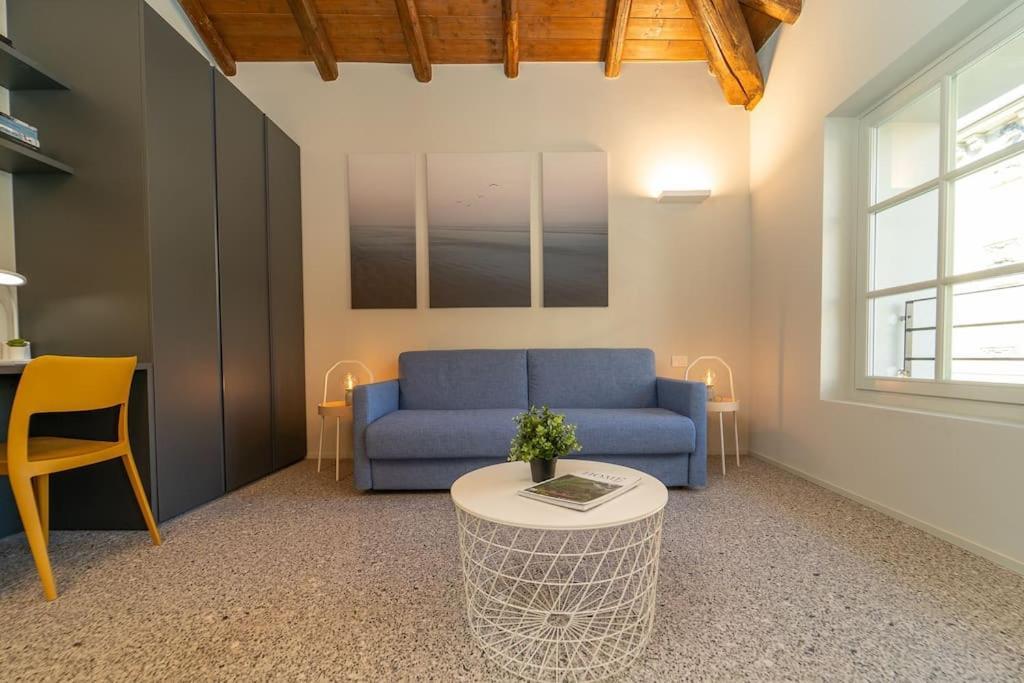 Moderno Appartamento A 200 Metri Dal Duomo Como Exteriér fotografie