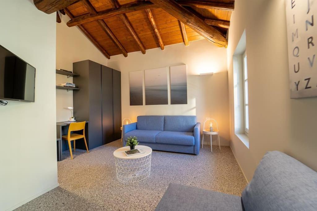 Moderno Appartamento A 200 Metri Dal Duomo Como Exteriér fotografie